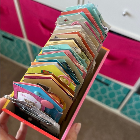 Colorful Art Storage Box with 39 art cards - Picture 6 of 11